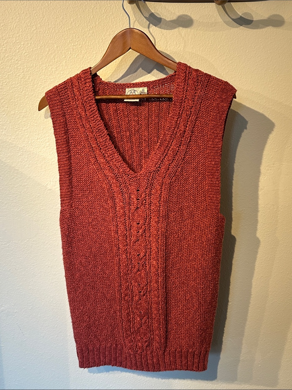 💎 HTF Irish Linen/cotton blend Cable-Knit V-Neck Sweater Vest - Picture 3 of 8